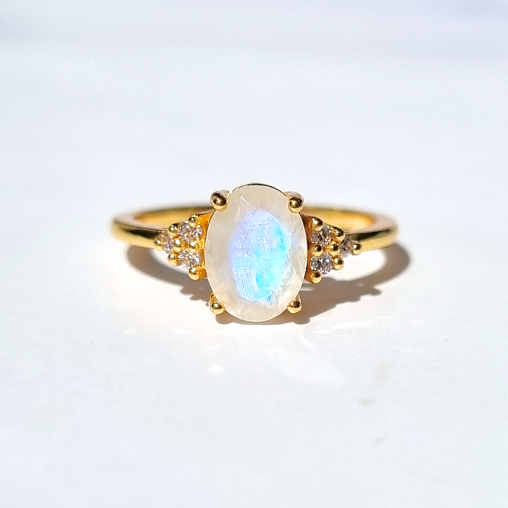Oval moonstone 2025 engagement ring