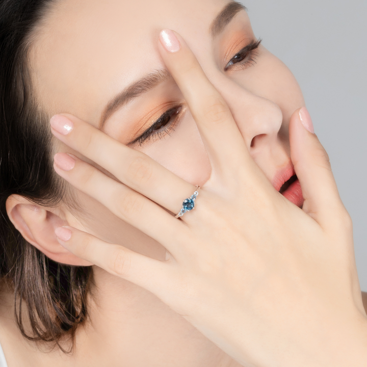 Ombre 2025 gemstone ring