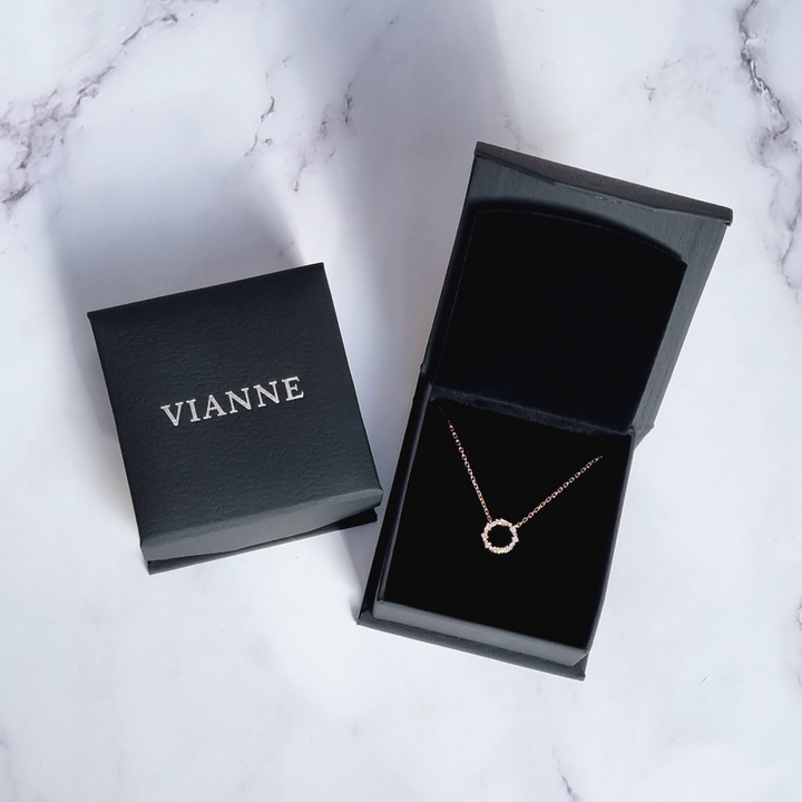 Vianne Jewellery necklace box.